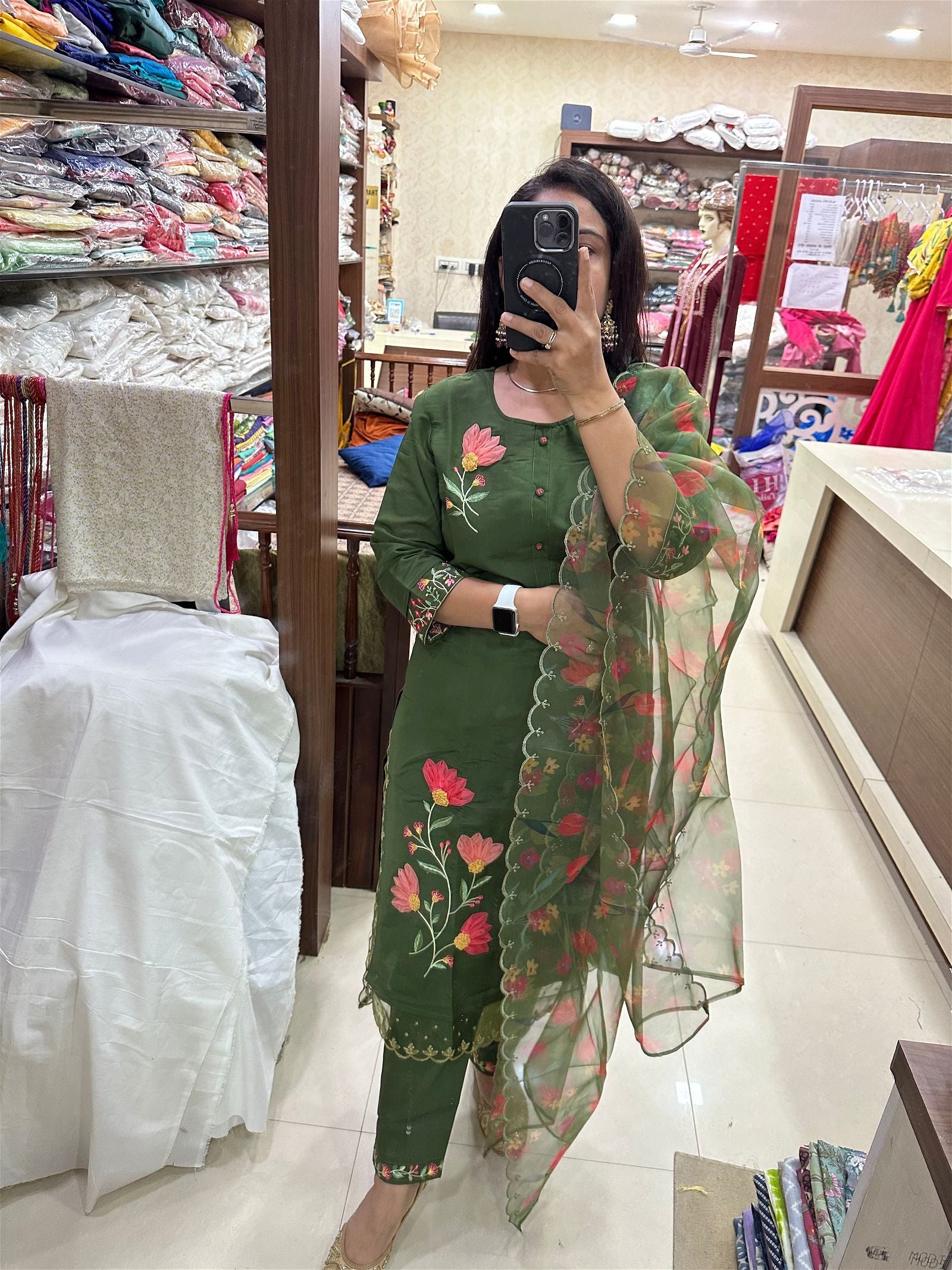 Karachi silk suit - Vijay Laxmi