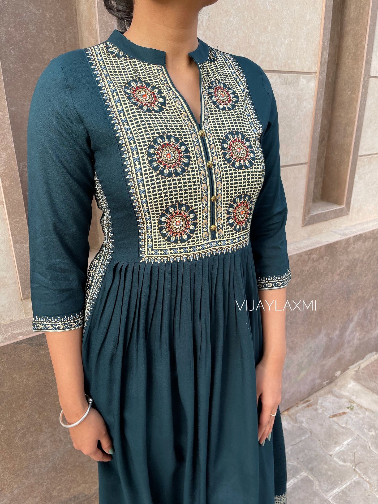 Naira cut Kurti D5 Morpankhi - Vijay Laxmi